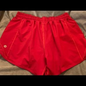 Lululemon Hotty Hot 4”, 6 tall